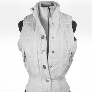 NWOT Maurice’s Super Cute & Warm White Fitted Waist Puffer Vest SZ M